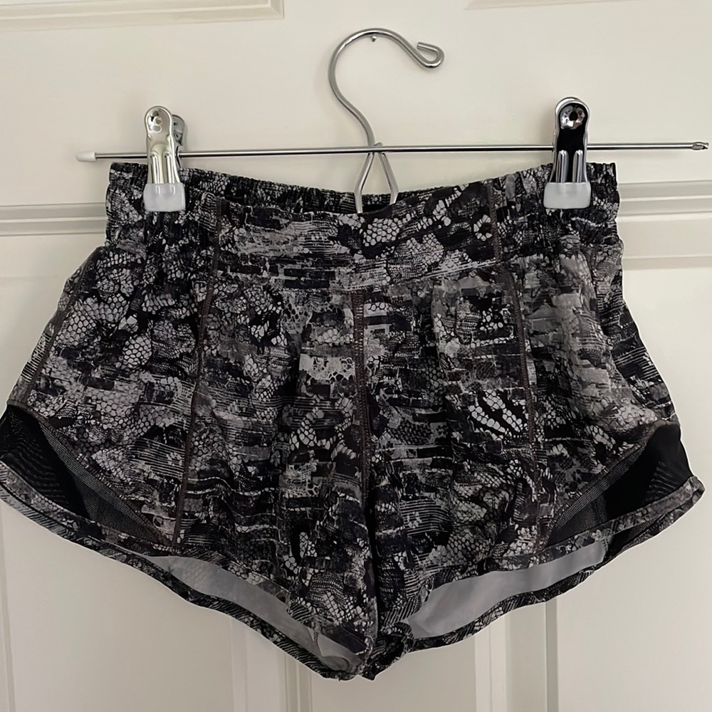 Lululemon hotty hot shorts snake print